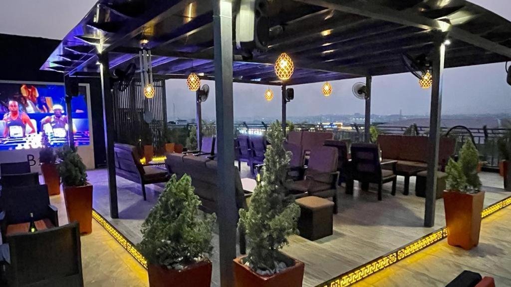 Phoenicia Suites Wupa Экстерьер фото